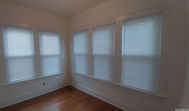 411 W Mistletoe Ave, San Antonio, TX 78212