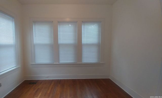 411 W Mistletoe Ave, San Antonio, TX 78212