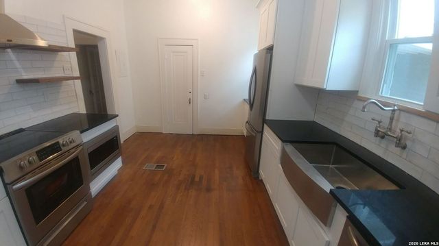 411 W Mistletoe Ave, San Antonio, TX 78212