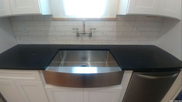 411 W Mistletoe Ave, San Antonio, TX 78212