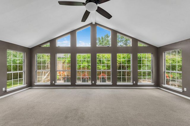 622 S Rivershire Drive, Conroe, TX 77304