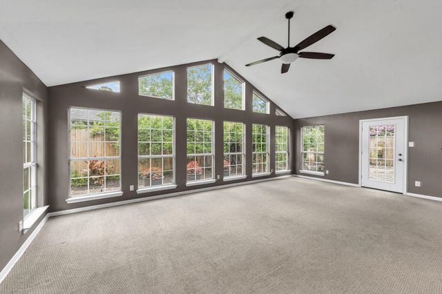 622 S Rivershire Drive, Conroe, TX 77304