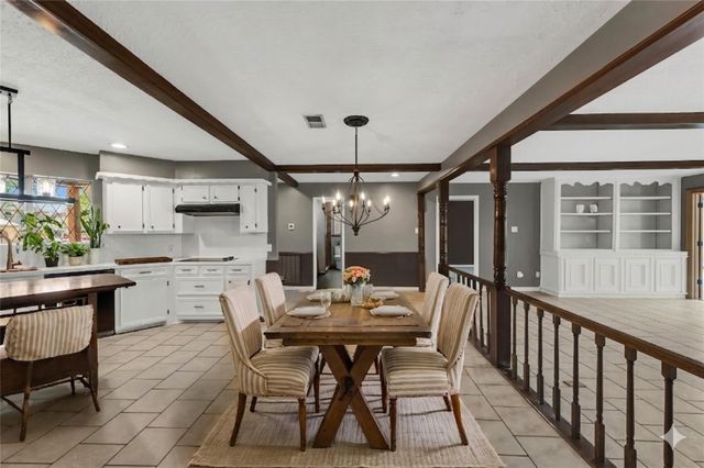 622 S Rivershire Drive, Conroe, TX 77304