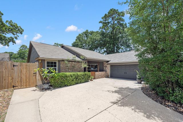 622 S Rivershire Drive, Conroe, TX 77304