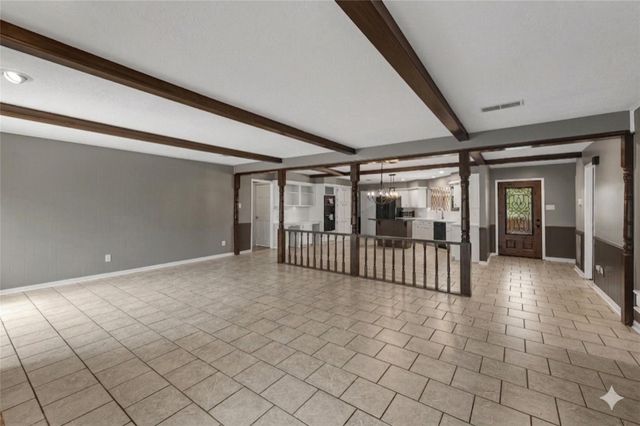 622 S Rivershire Drive, Conroe, TX 77304