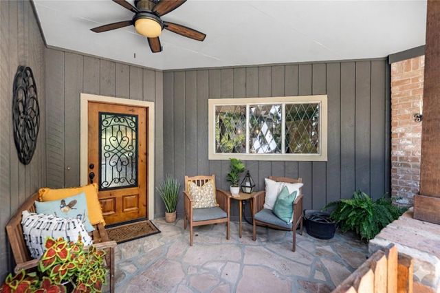 622 S Rivershire Drive, Conroe, TX 77304