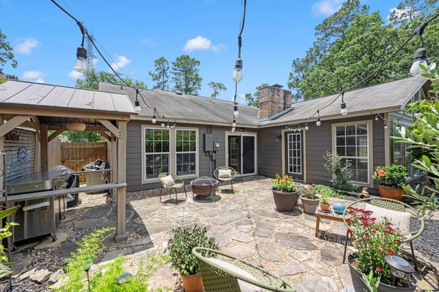 622 S Rivershire Drive, Conroe, TX 77304