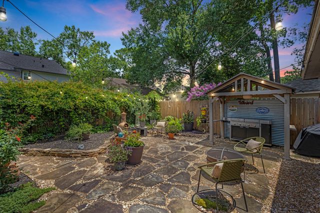 622 S Rivershire Drive, Conroe, TX 77304
