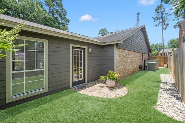 622 S Rivershire Drive, Conroe, TX 77304