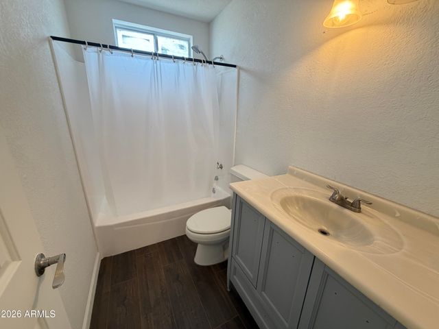 7602 W COLLEGE Drive, Phoenix, AZ 85033