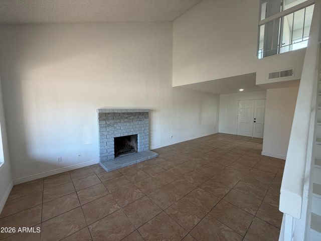 7602 W COLLEGE Drive, Phoenix, AZ 85033