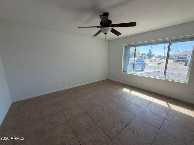 7602 W COLLEGE Drive, Phoenix, AZ 85033