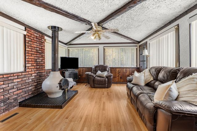 27 Charme Rd, Tewksbury, MA 01876