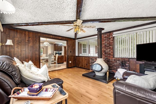 27 Charme Rd, Tewksbury, MA 01876