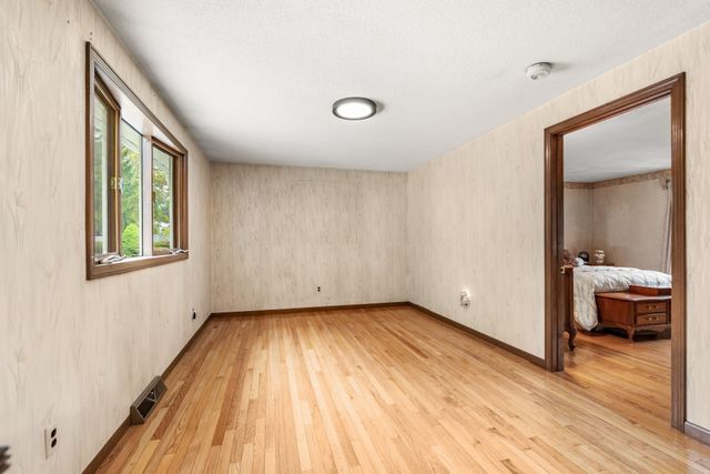 27 Charme Rd, Tewksbury, MA 01876