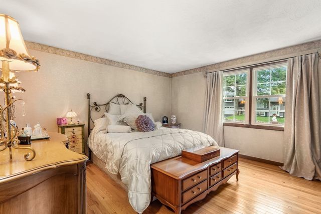 27 Charme Rd, Tewksbury, MA 01876