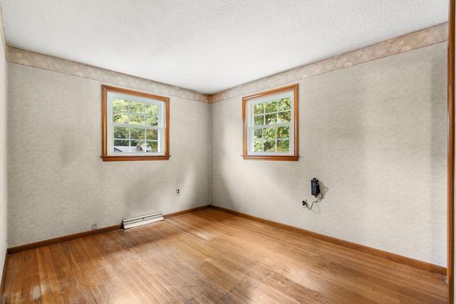 27 Charme Rd, Tewksbury, MA 01876