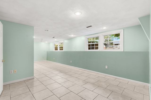 27 Charme Rd, Tewksbury, MA 01876