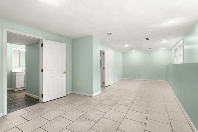 27 Charme Rd, Tewksbury, MA 01876