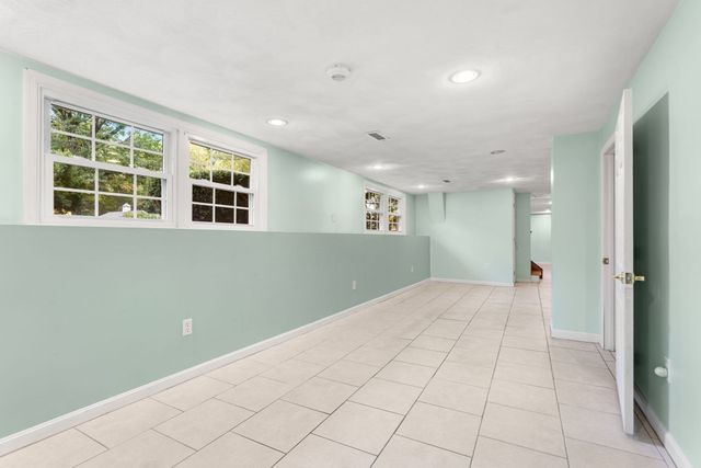 27 Charme Rd, Tewksbury, MA 01876