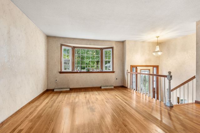 27 Charme Rd, Tewksbury, MA 01876