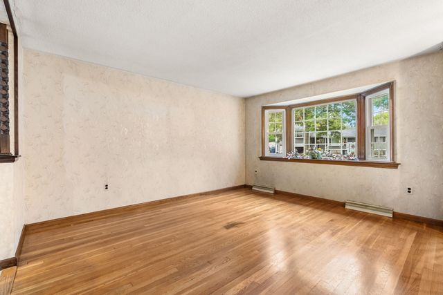 27 Charme Rd, Tewksbury, MA 01876