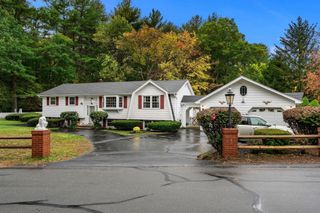 27 Charme Rd, Tewksbury, MA 01876