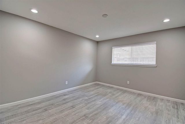 1104 W Tri Oaks Lane 119, Houston, TX 77043