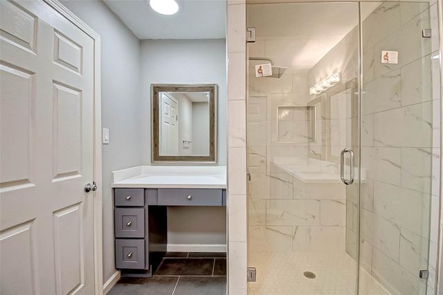 1104 W Tri Oaks Lane 119, Houston, TX 77043