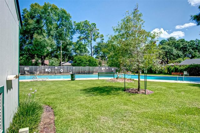 1104 W Tri Oaks Lane 119, Houston, TX 77043