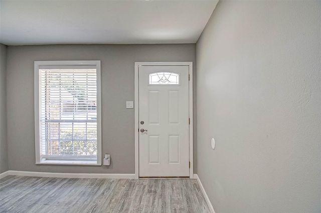 1104 W Tri Oaks Lane 119, Houston, TX 77043