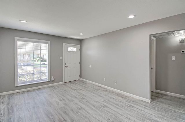 1104 W Tri Oaks Lane 119, Houston, TX 77043