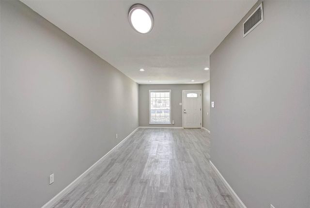 1104 W Tri Oaks Lane 119, Houston, TX 77043