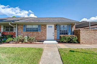 1104 W Tri Oaks Lane 119, Houston, TX 77043