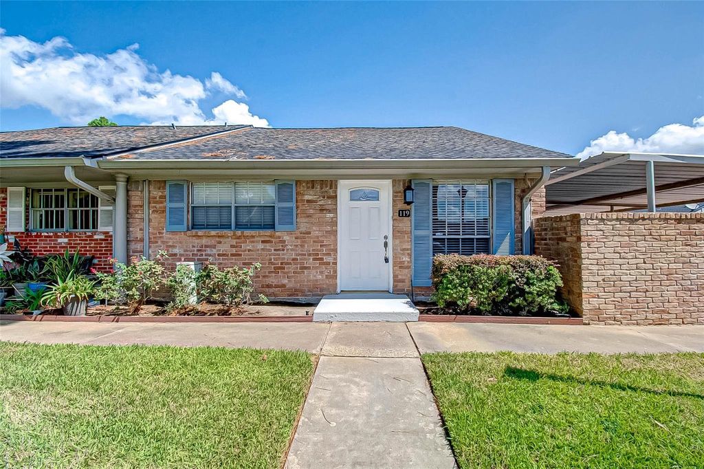 1104 W Tri Oaks Lane 119, Houston, TX 77043