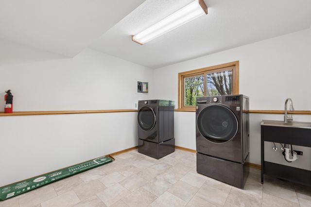 18869 Dodge Street NW, Elk River, MN 55330