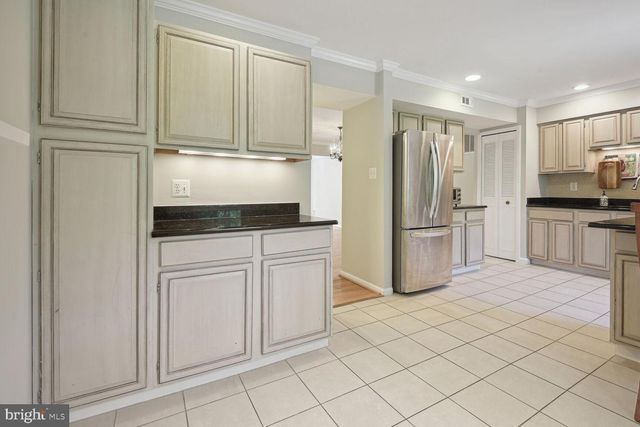 6412 NEEDLE LEAF DR, Rockville, MD 20852