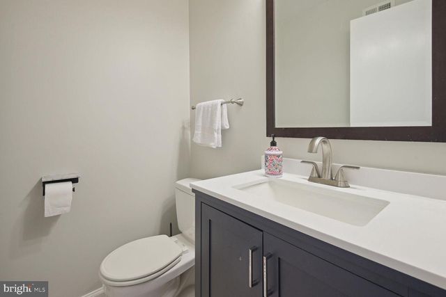 6412 NEEDLE LEAF DR, Rockville, MD 20852