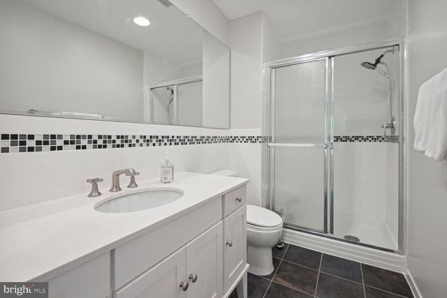 6412 NEEDLE LEAF DR, Rockville, MD 20852