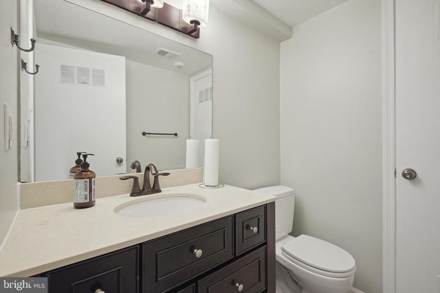 6412 NEEDLE LEAF DR, Rockville, MD 20852