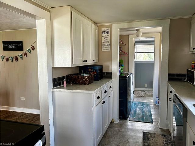 1408 Essex Place, Lenoir, NC 28645