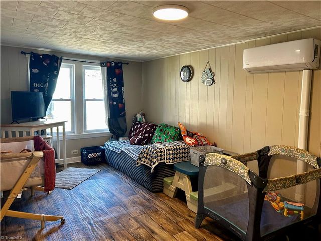 1408 Essex Place, Lenoir, NC 28645