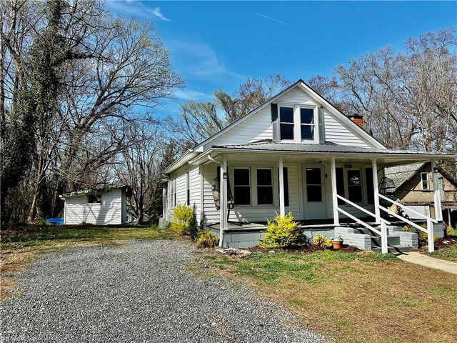 1408 Essex Place, Lenoir, NC 28645