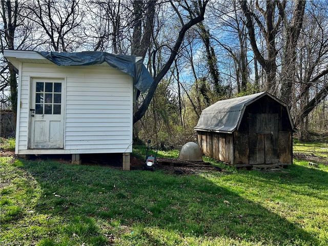 1408 Essex Place, Lenoir, NC 28645