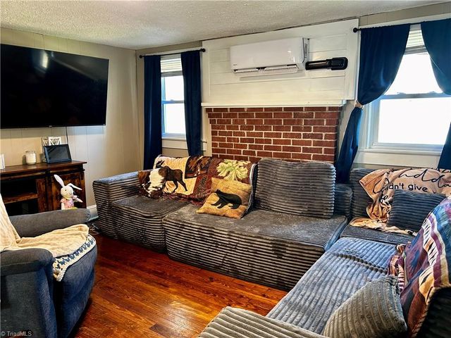 1408 Essex Place, Lenoir, NC 28645