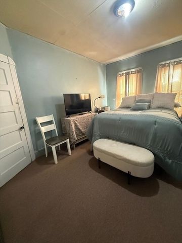 31-33 Suffolk St, Springfield, MA 01109