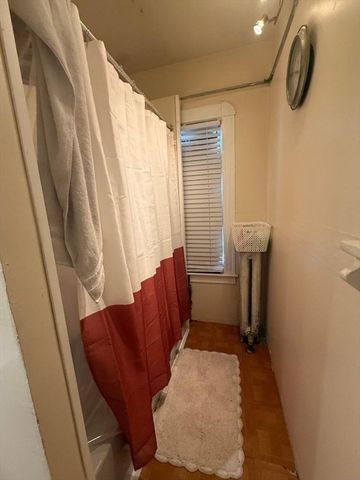 31-33 Suffolk St, Springfield, MA 01109