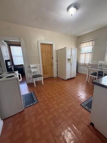 31-33 Suffolk St, Springfield, MA 01109