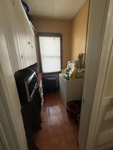 31-33 Suffolk St, Springfield, MA 01109