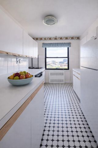 99-72 66 rd 7AA, Rego Park, NY 11374